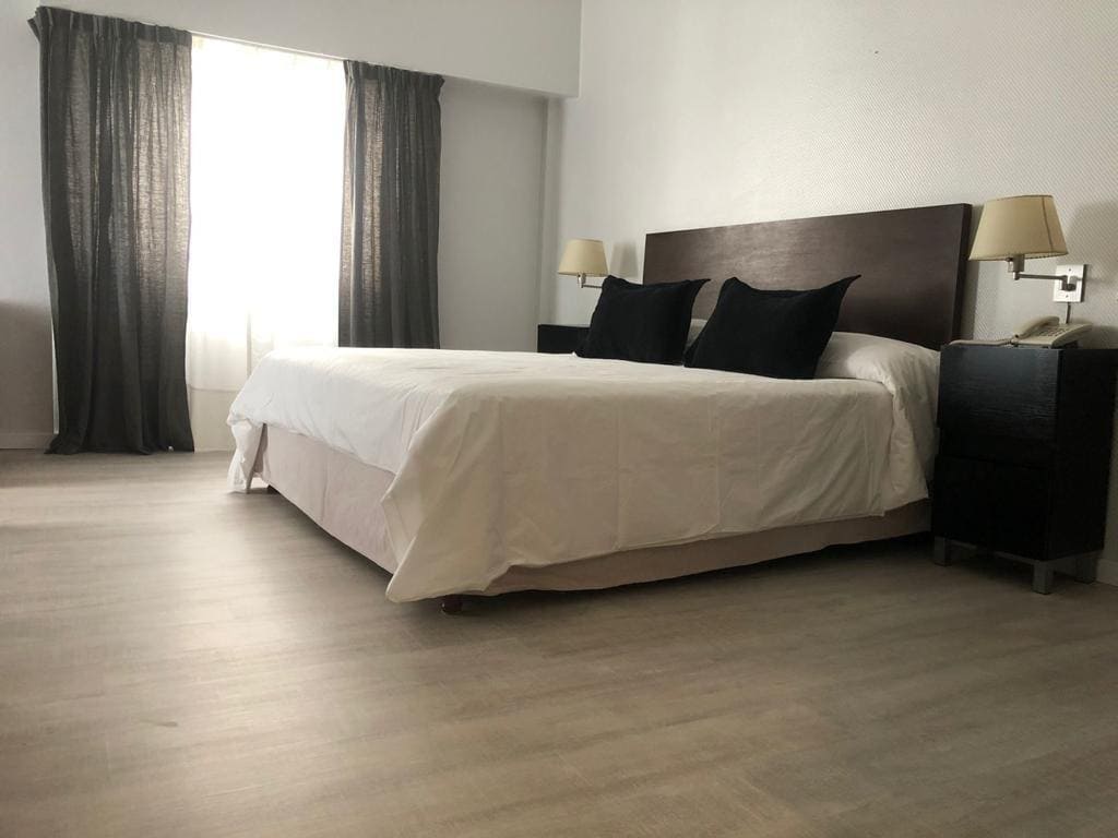 Hotel La Perla Slider 1